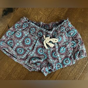 Roxy drawstring shorts size small. In good condition!